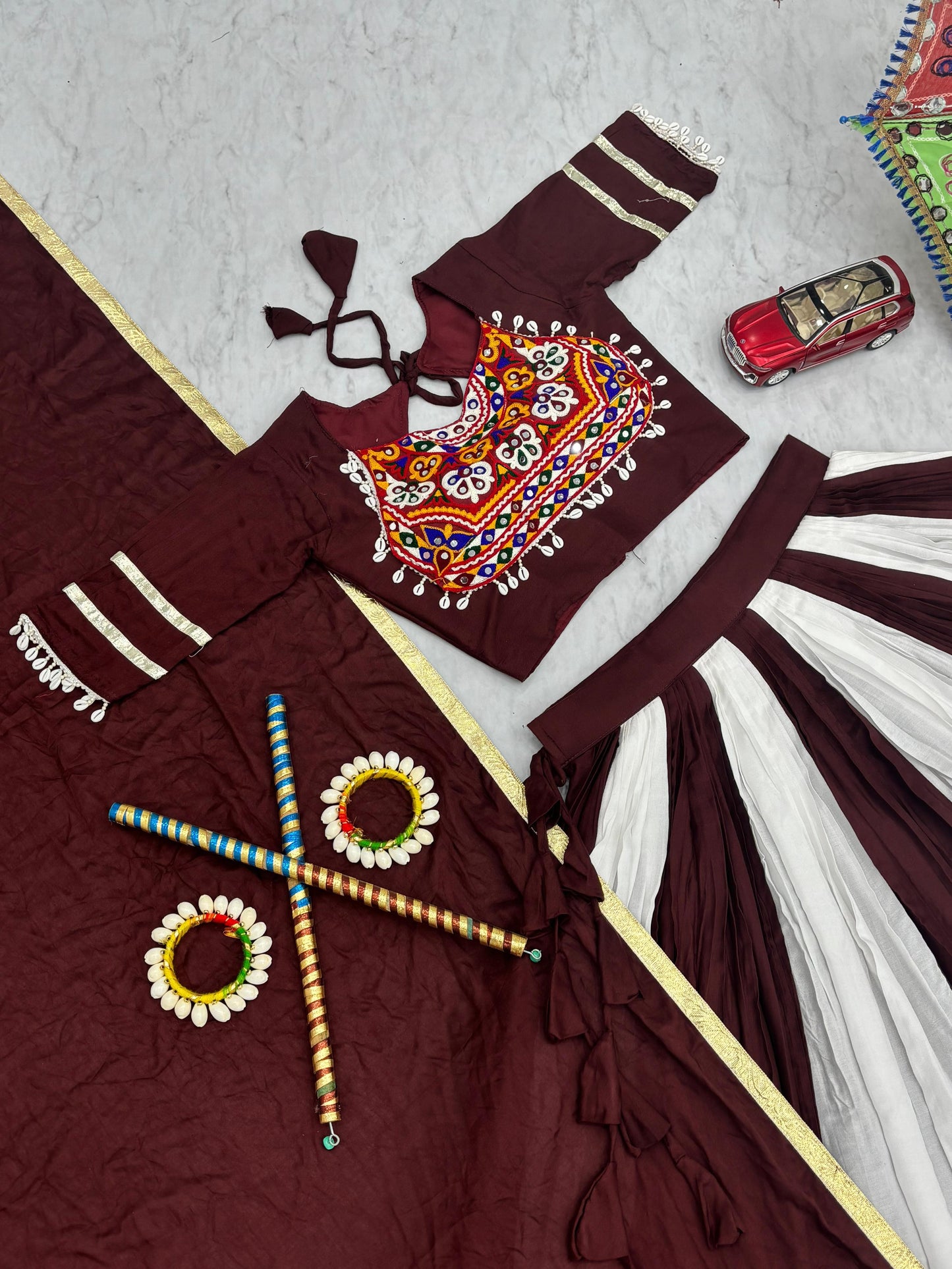 Demanding Navratri Special Lehenga Choli With Big Flair ( MAS_TP_260 )