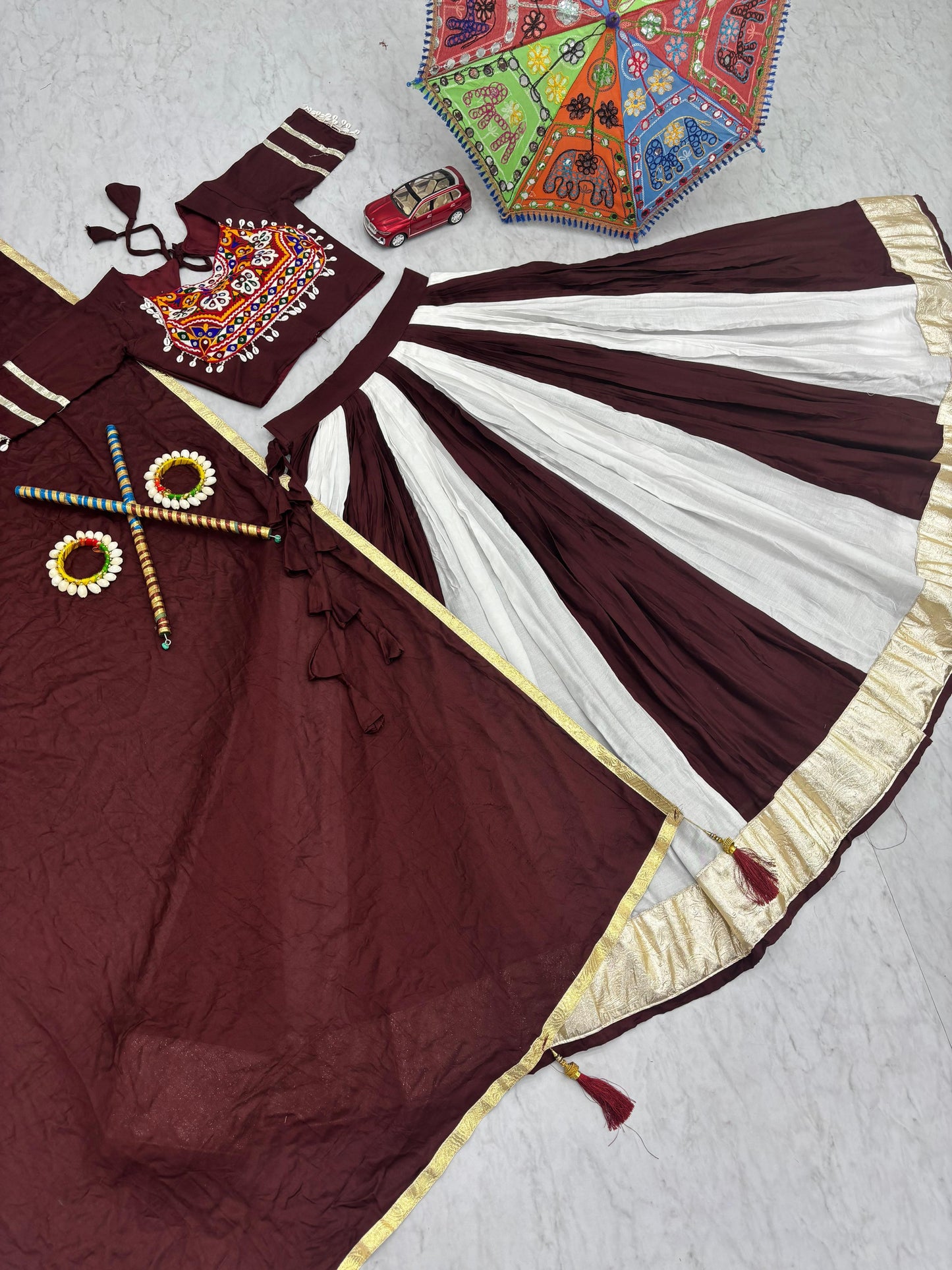 Demanding Navratri Special Lehenga Choli With Big Flair ( MAS_TP_260 )