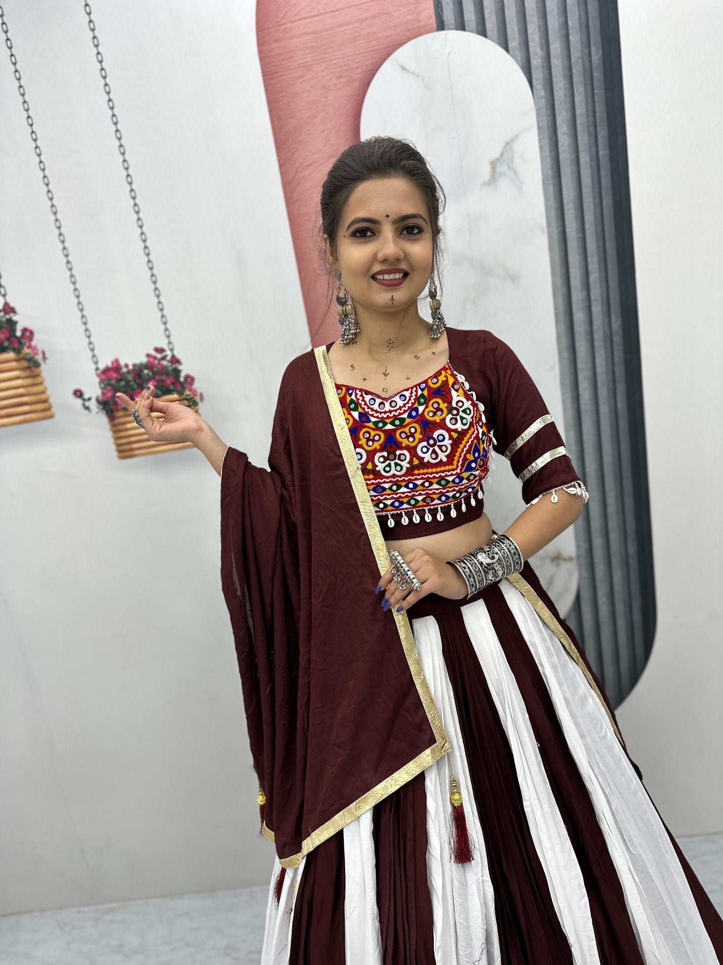 Demanding Navratri Special Lehenga Choli With Big Flair ( MAS_TP_260 )