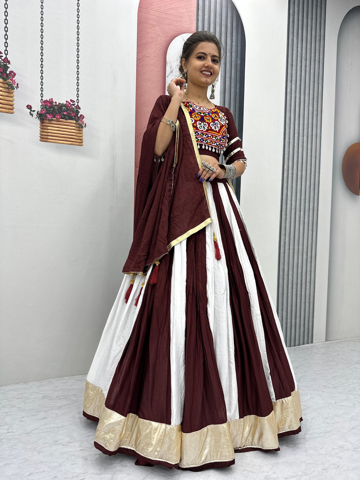 Demanding Navratri Special Lehenga Choli With Big Flair ( MAS_TP_260 )